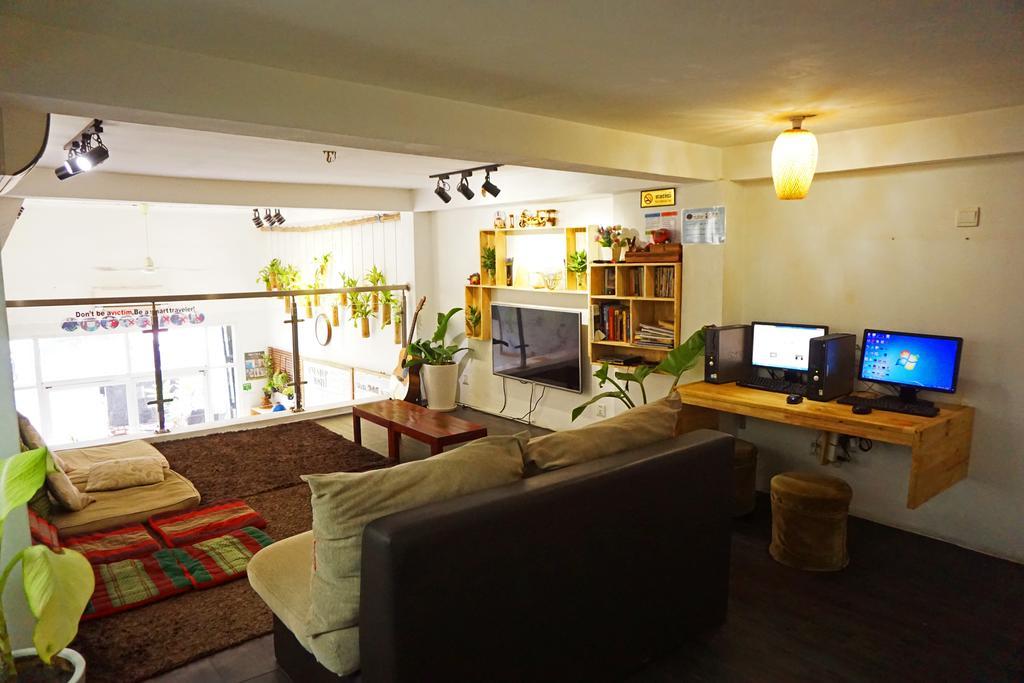 Maya Papaya Cafe & Hostel（One Stop） Phnom Penh Exteriör bild